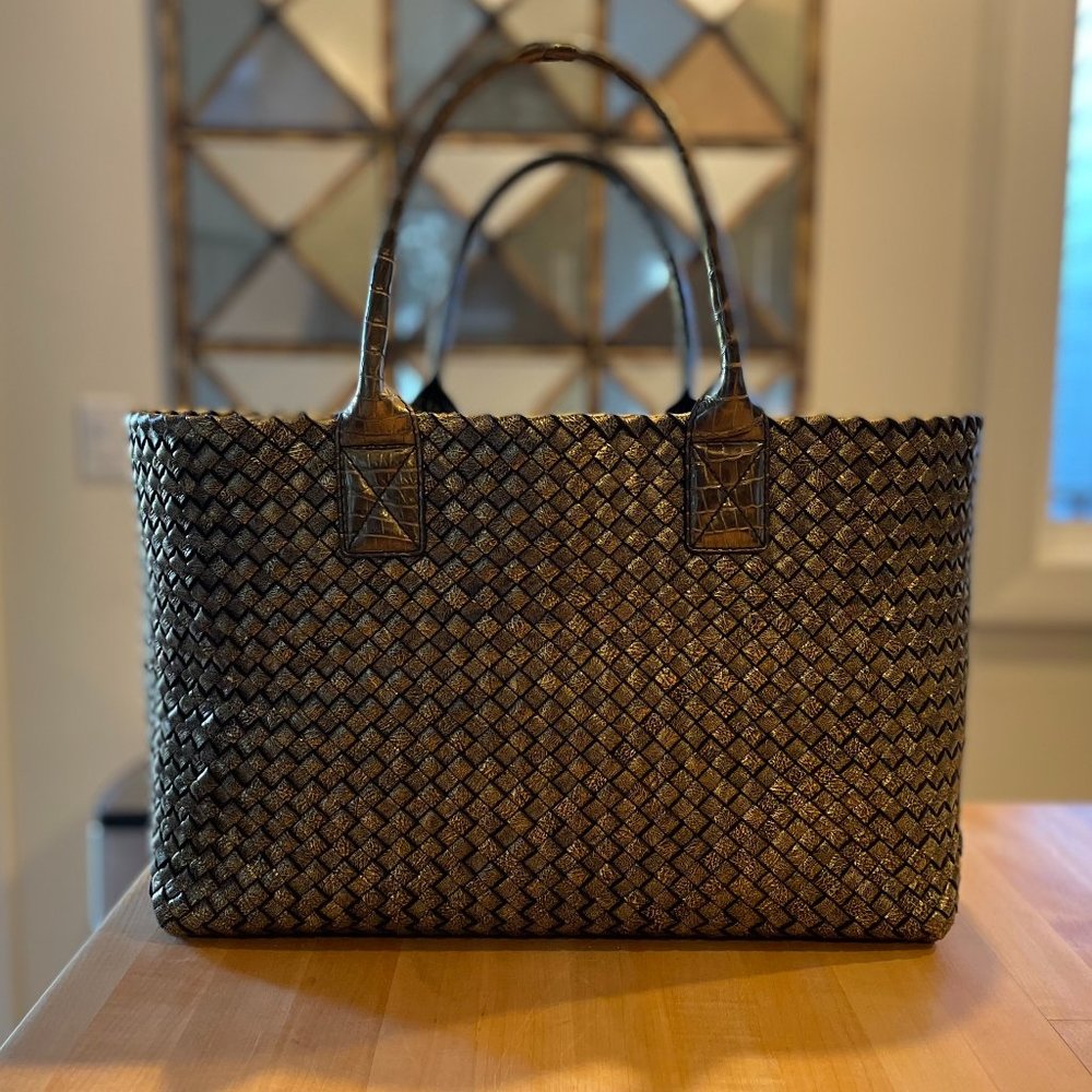 Bottega Veneta - Limited Edition Cabat Leather Tote (LIKE NEW)